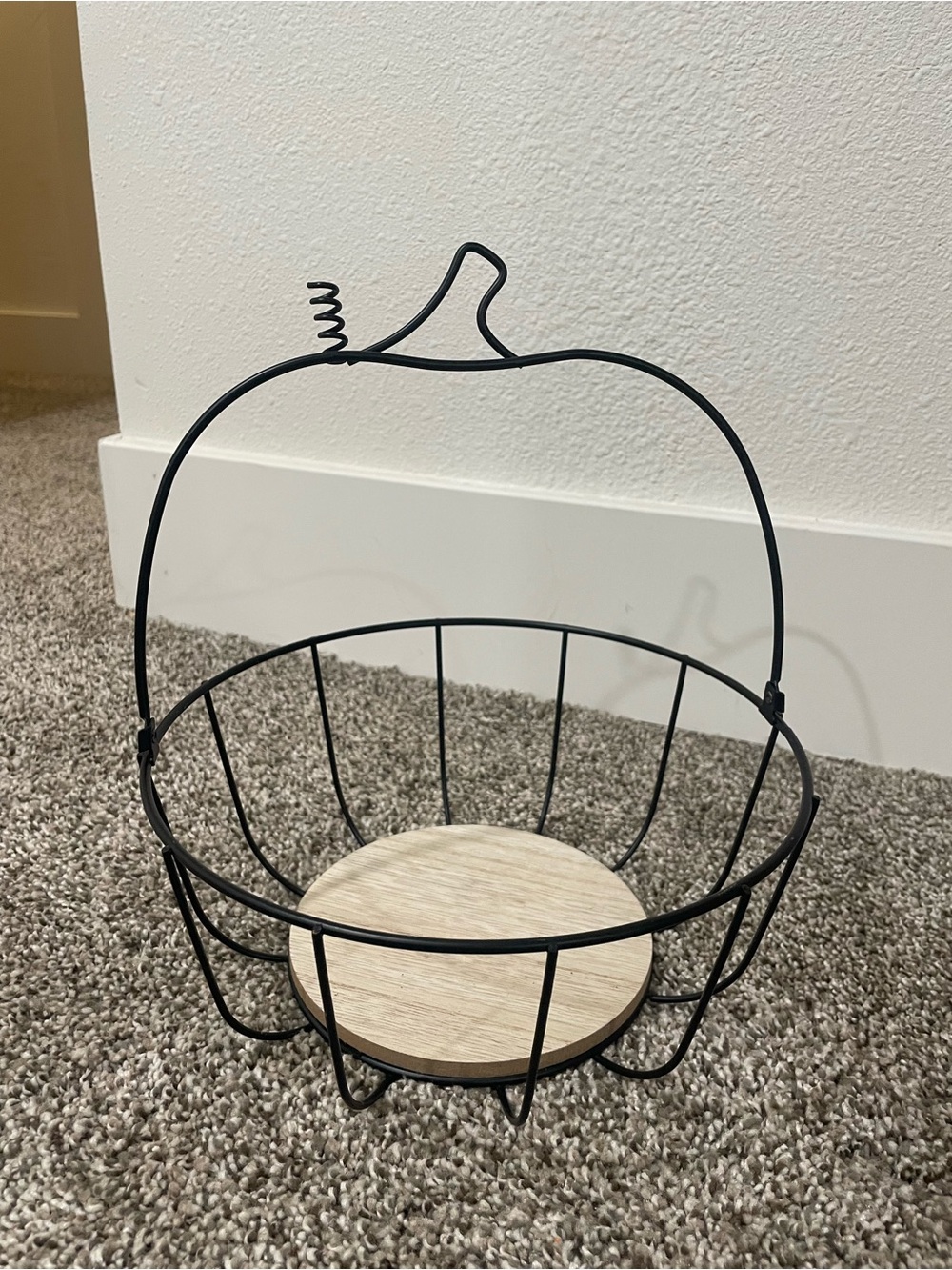 Apple shaped basket